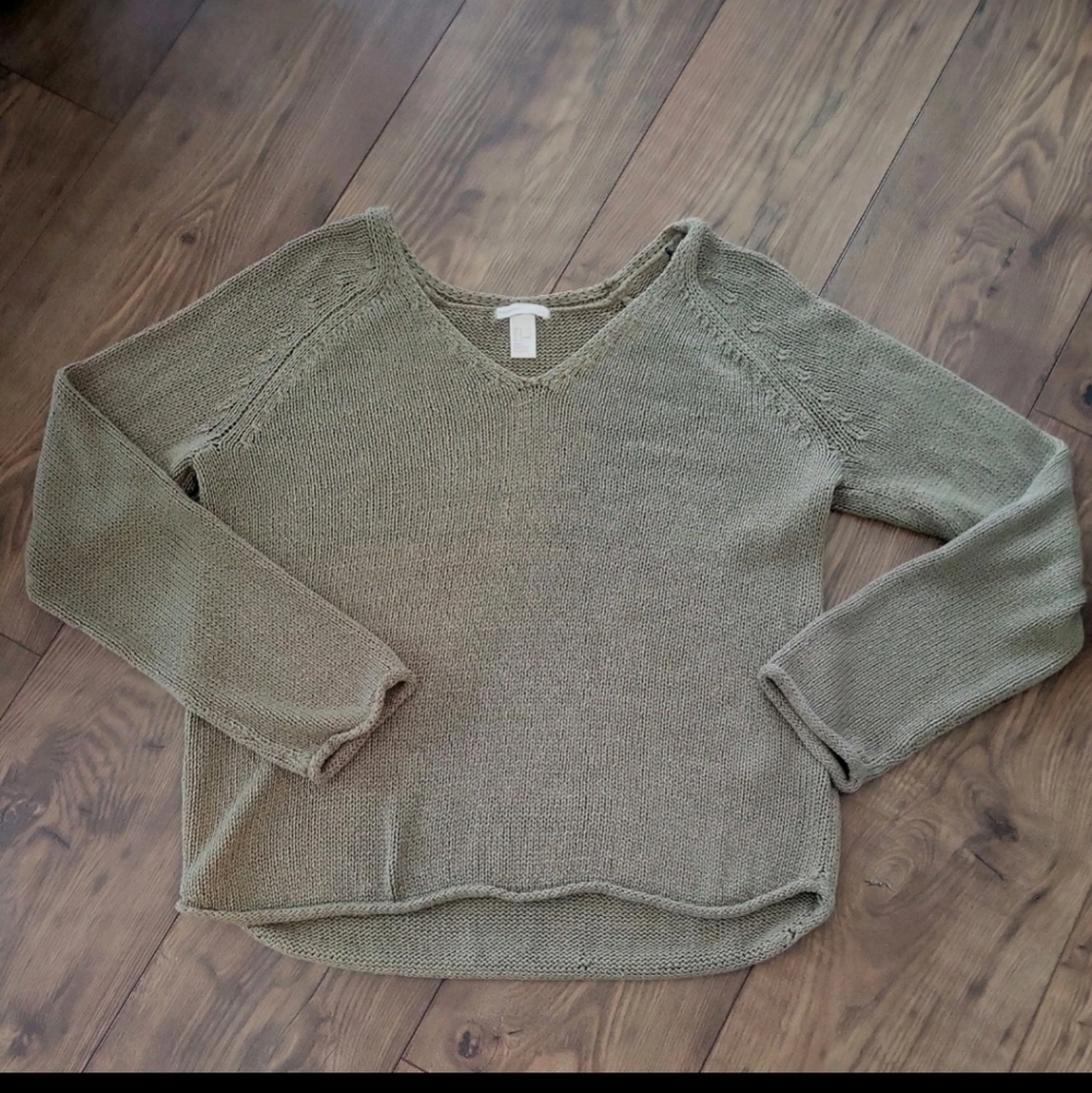 Olive Green V-Neck Loose Fit Women's Sweater, Size Med